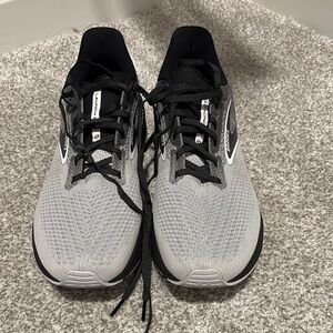 Brooks Dual-Tone Athletic Sneakers